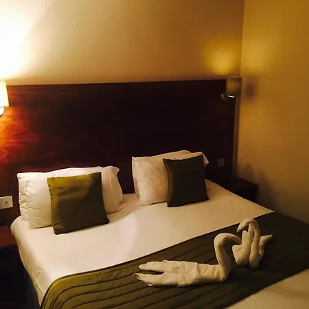 Stockwood Hotel - Luton Airport Room photo