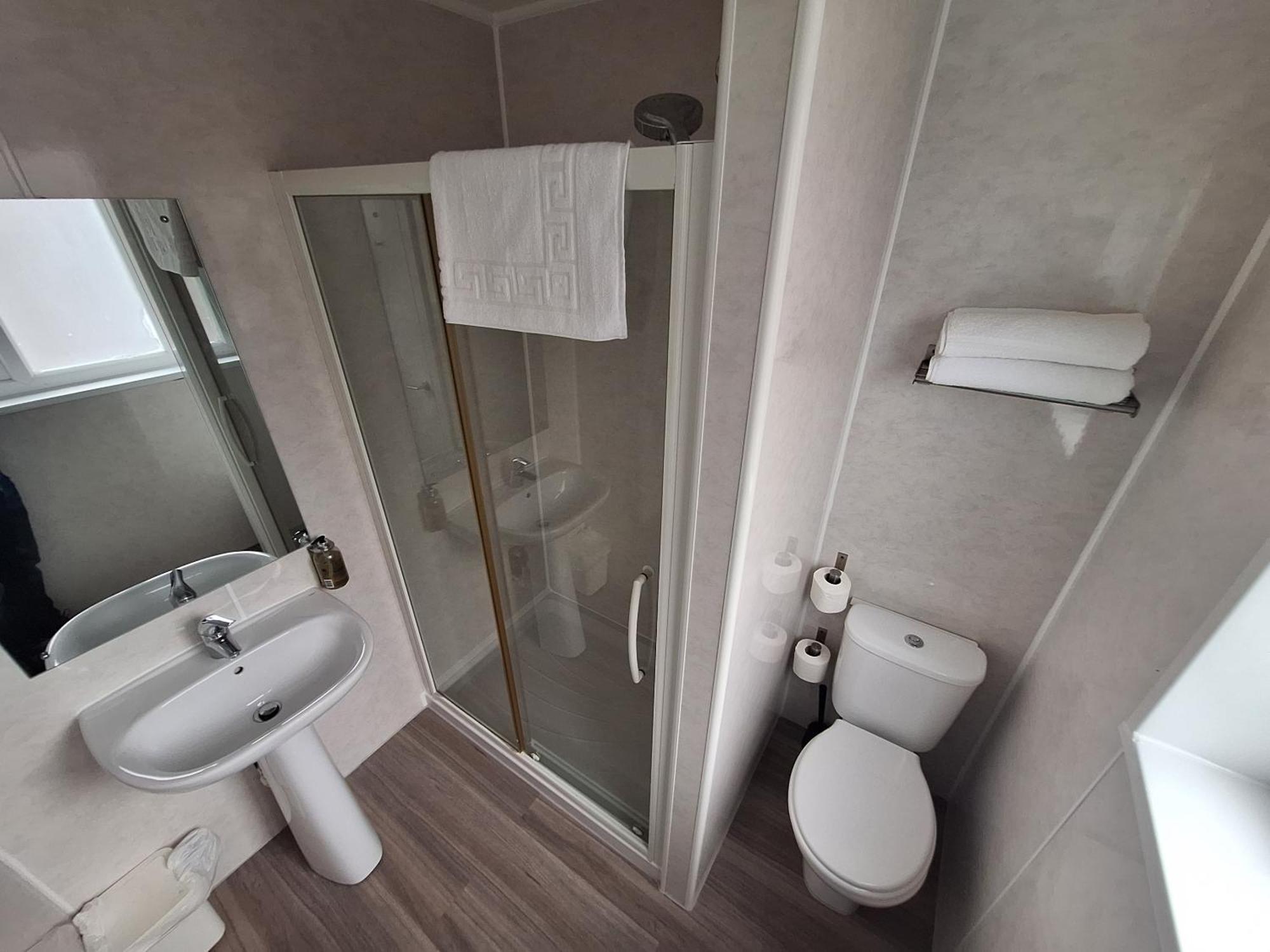 Stockwood - Airport Hotel 2*